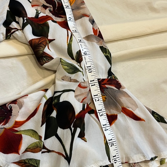PAPILLON Floral Off-Shoulder Women's Blouse Top Size Medium Bell Sleeves Viscose - Picture 7 of 11